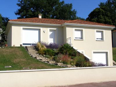 Maison traditionnelle demi sous-sol